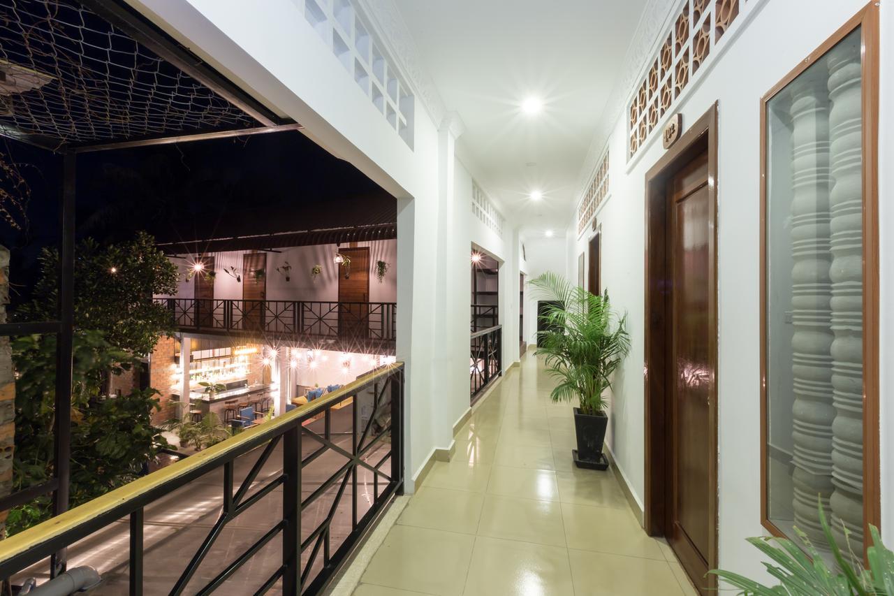 1953 Siem Reap Hostel Esterno foto
