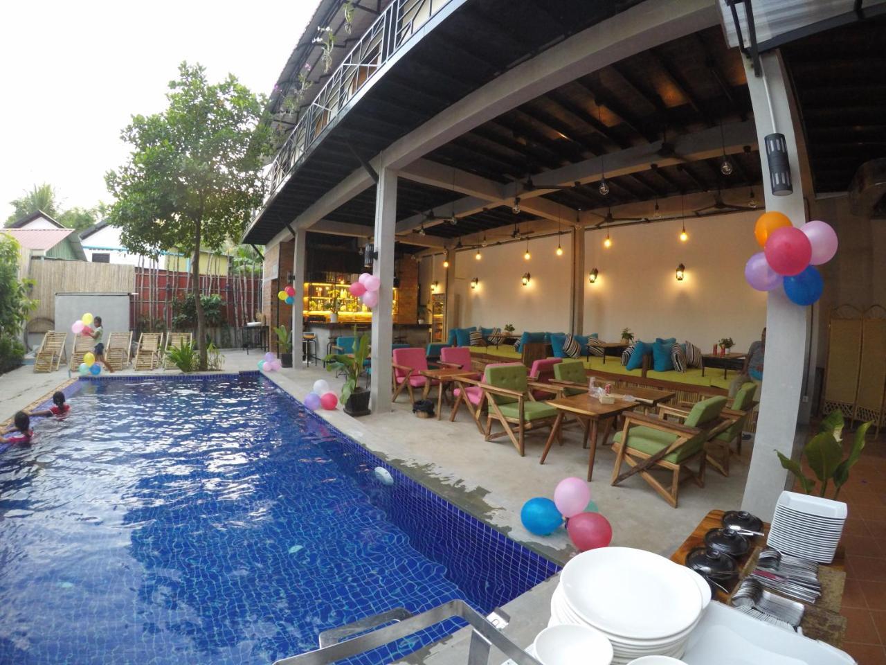 1953 Siem Reap Hostel Esterno foto