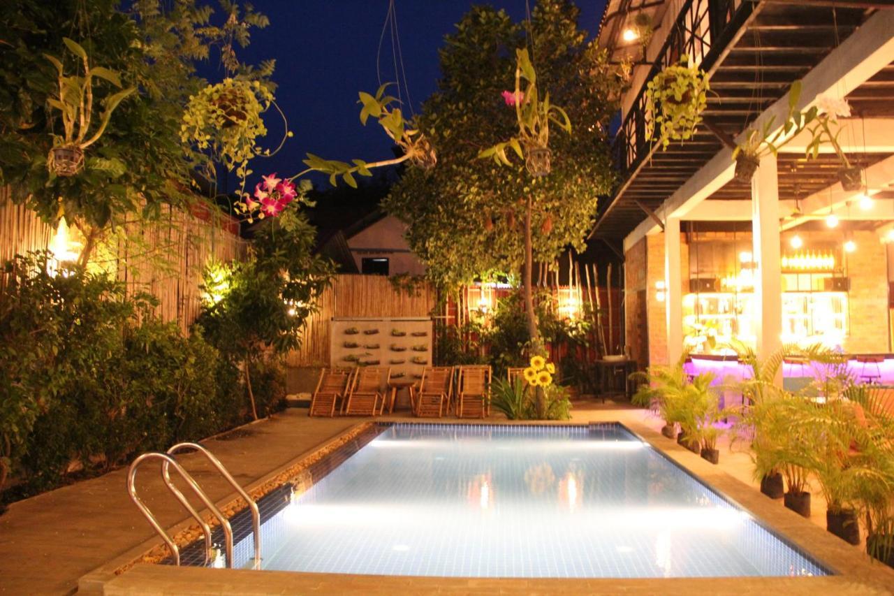 1953 Siem Reap Hostel Esterno foto